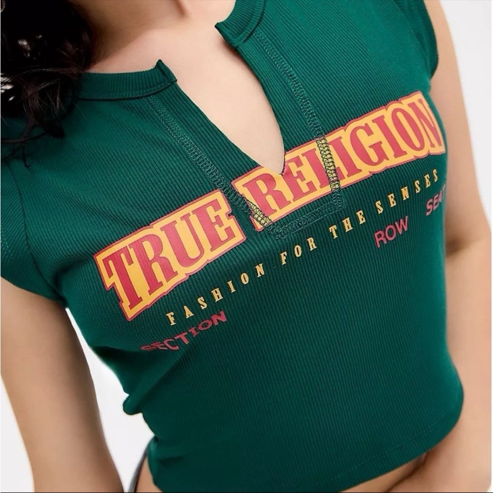 Green True Religion Logo V-Notch Crop Tee Women’s Size Medium